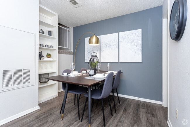 2BR,1BA-880SF