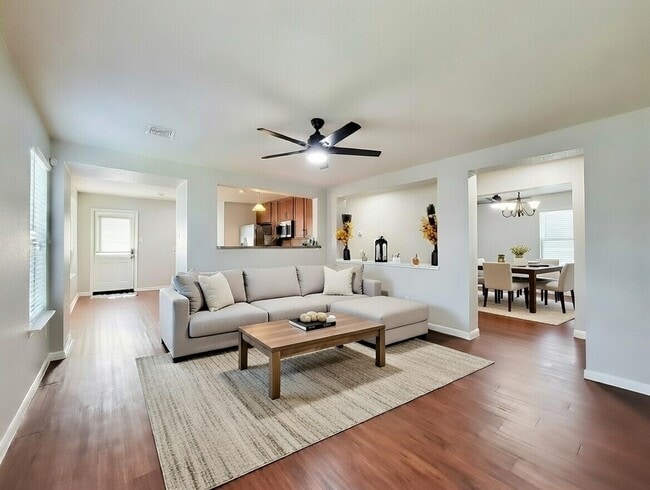 Photo - 2911 Rustling Chestnut St