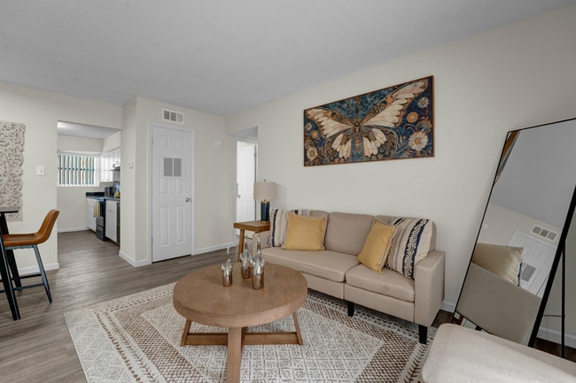 Photo - New Horizon - Kingsgate Apartments