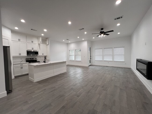 Photo - 506 E Bryson Ave