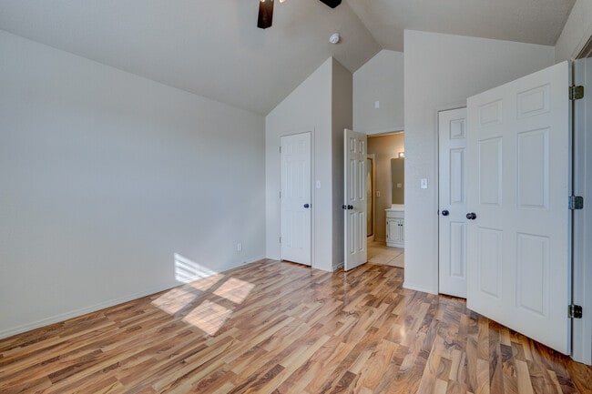 Photo - 4986 Raintree Cir