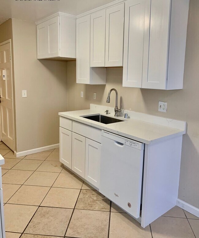 Photo - 2 Bed 1 Bath Condo in El Sobrante -- COMIN... Unidad 1