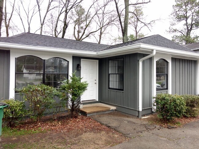 4 bedroom duplex-East Ridge