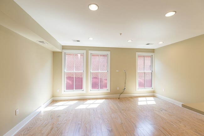 Photo - 1421 Florida Ave NW