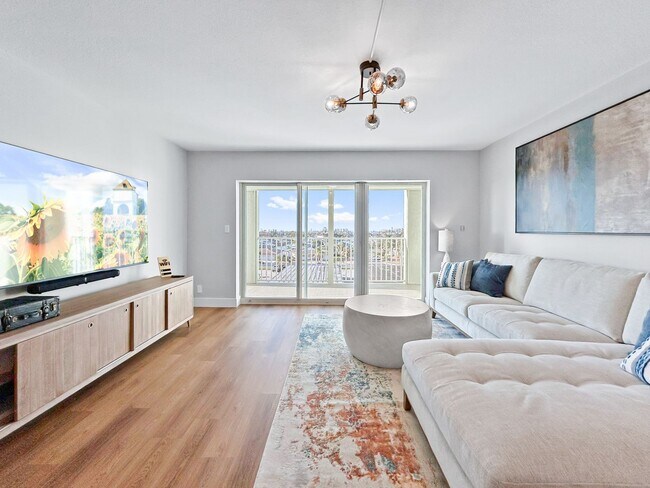 Photo - Stunning Furnished Waterfront Condo – 2 Be...