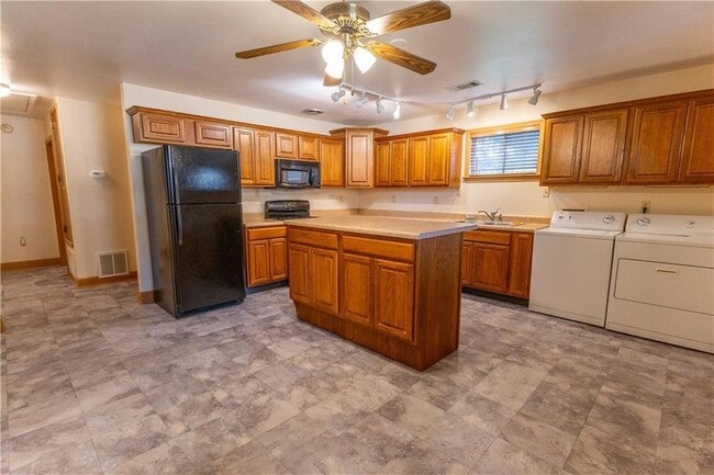 Photo - 3745 Riviera Dr