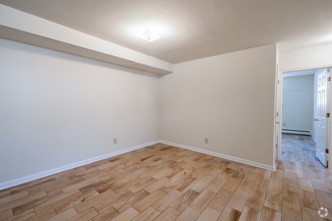 2BR, 1BA - 850 SF - Living Room