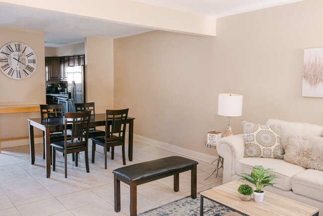 Photo - 217 Clearview Pkwy Unidad D