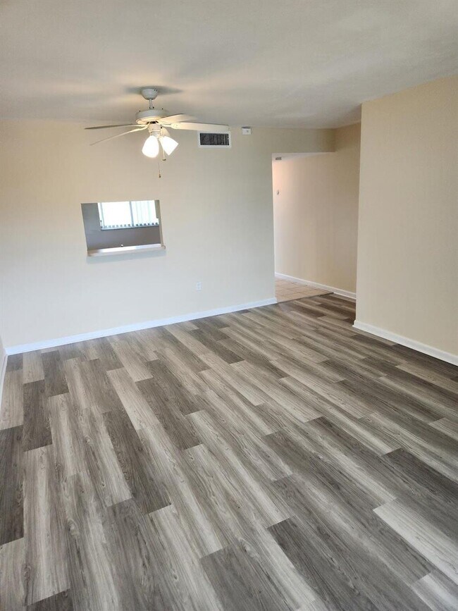 Photo - 731 N Pine Island Rd Unit 402