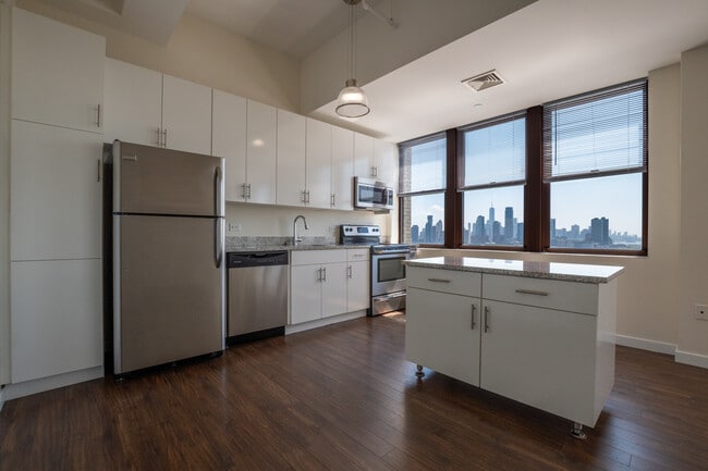 Building Photo - The Beacon Jersey City