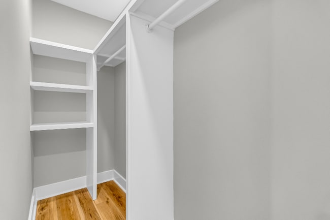 Photo - 2007 Arbutus Ave