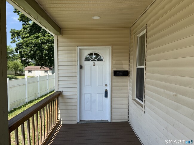 Photo - 694 Enfield St