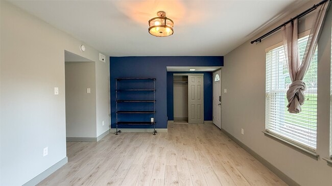 Photo - 2226 Triway Ln Unidad 100