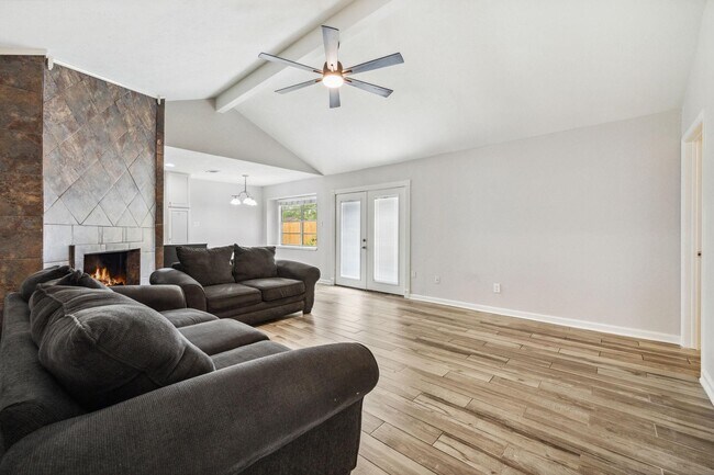 Photo - 4023 Broken Elm Dr