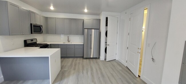 Photo - 273 Oak St Unidad 302