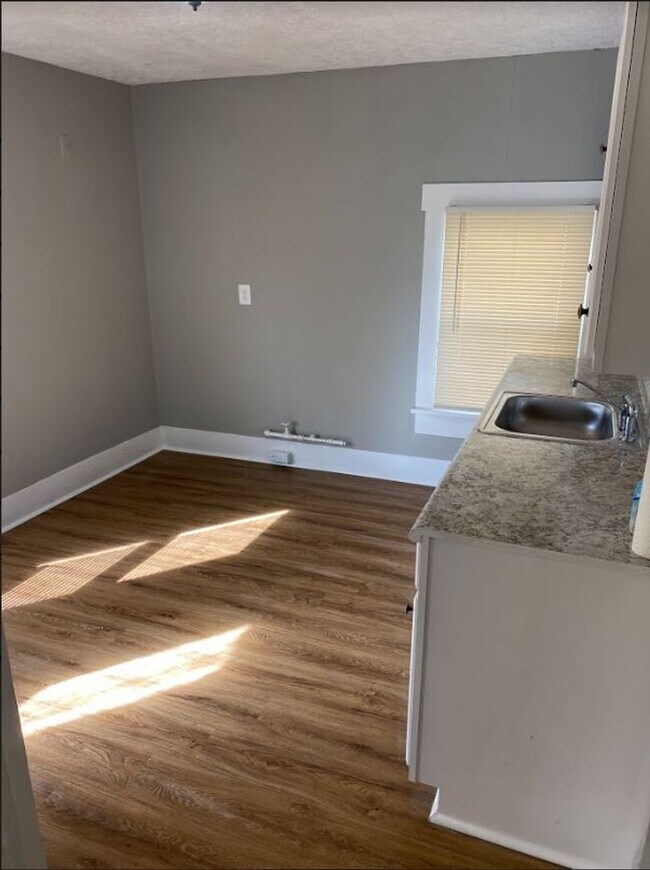 Photo - 211 N Walnut St Unit 211 1/2