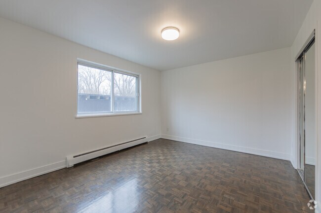1BR, 1BA - 765SF - Bedroom