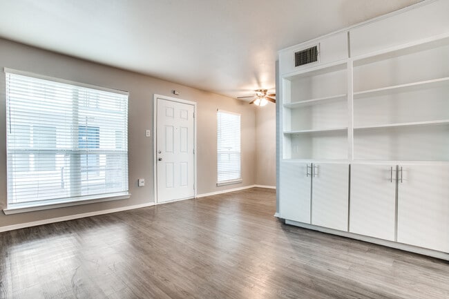 Photo - Across the Street Apartamentos