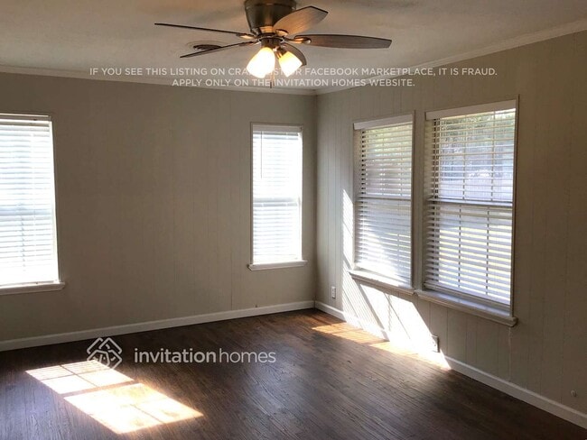 3401 Dorothy Ln