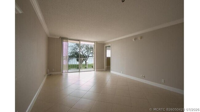 480 Executive Center Dr Unit 2g