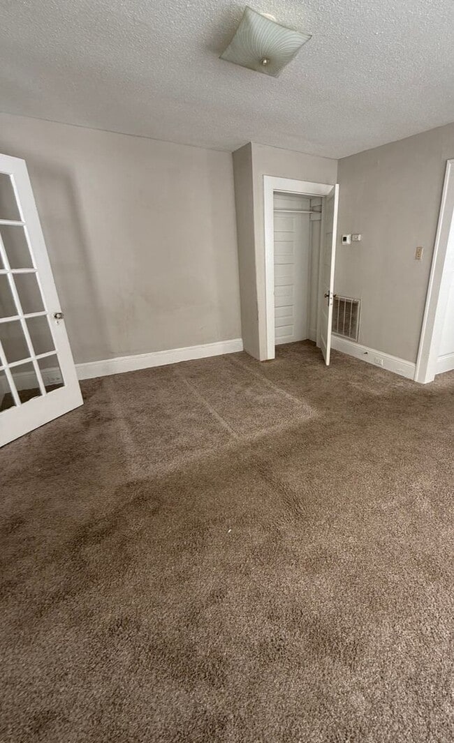 Photo - 1404 W. Fourth St. - 3 Unit Unidad 1404 W. Fourth St. #2