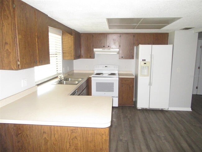 Photo - 1074 Birchcrest Blvd