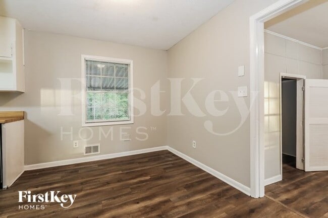 Photo - 6989 Adel Ln
