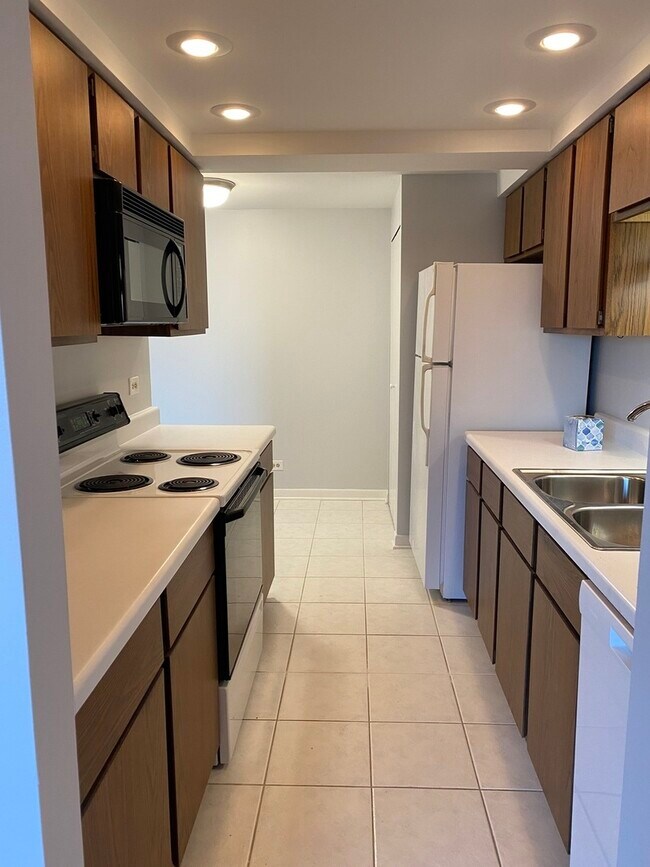 Photo - 6340 Americana Dr Unit 514