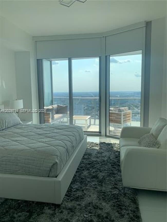 Photo - 851 NE 1st Ave Unidad 851 NE 1st Ave # 3404