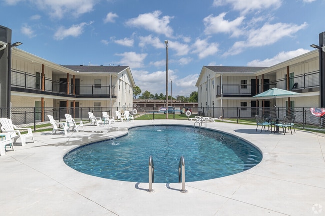 Photo - Legacy @64th