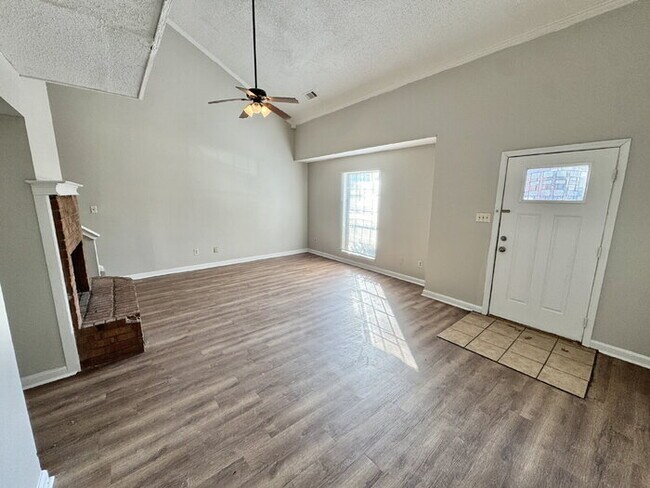 Photo - 4136 Garden Birch Cove