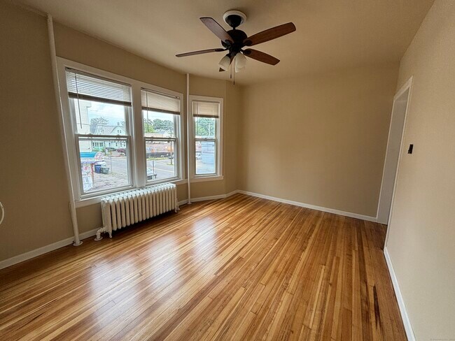 Photo - 252 Maplewood Ave Unit Second Floor