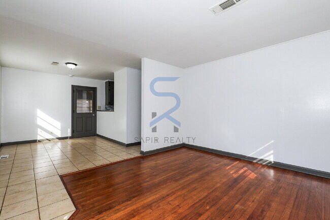 Photo - 1678 Bagpipe Pl