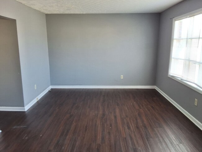 Photo - 1221 Clear Ridge Ln