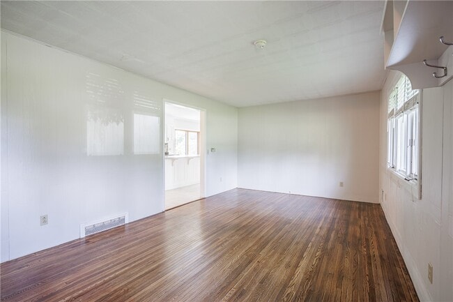 Photo - 26 Clearview Ave