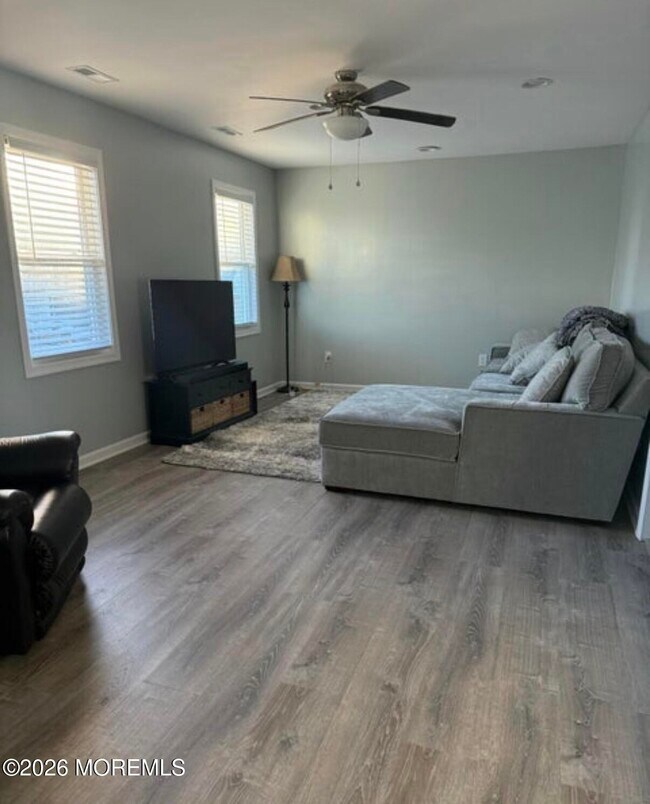 40 Bay Shore Dr