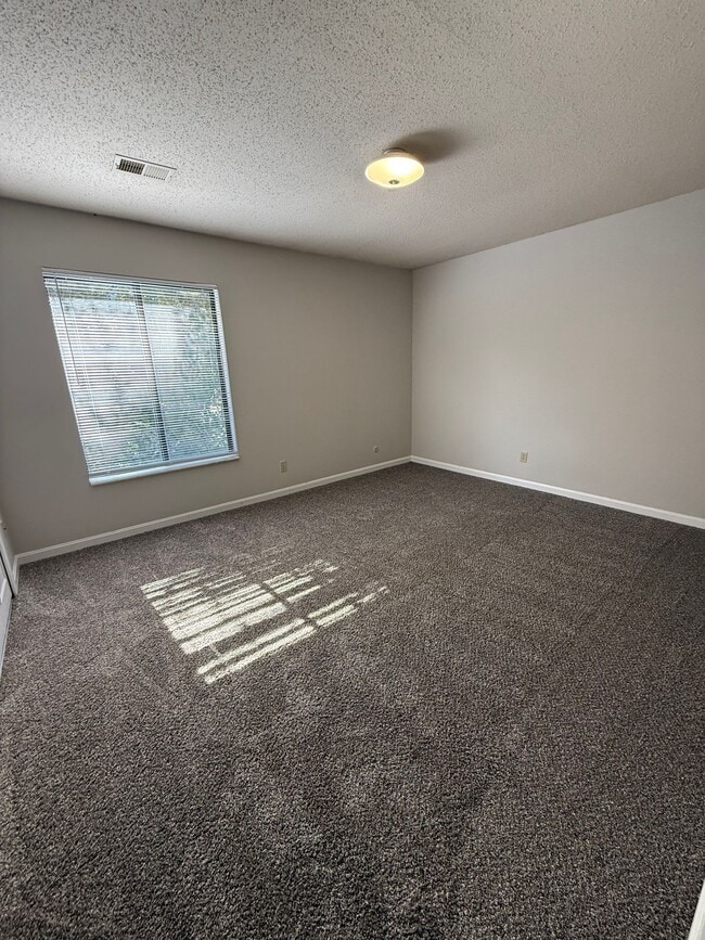 Photo - Laundry Ready & Pet Friendly – Cozy 2BR | ... Unit 5078
