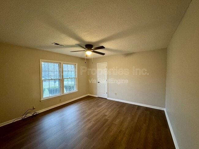 Photo - 408 Thorne St