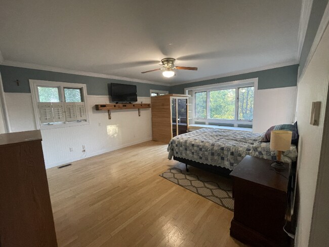 Photo - 2888 Colonial Way