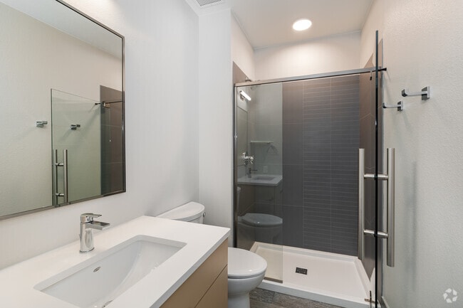 2BR, 1BA - 580SF - The Livery Loft - Bathroom