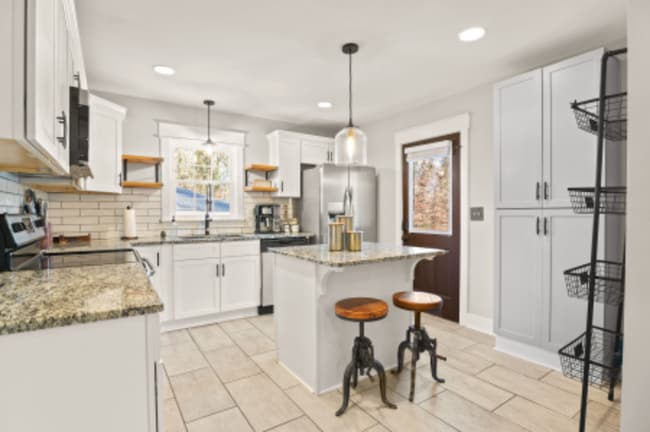 Photo - 1254 Centra Villa Dr SW