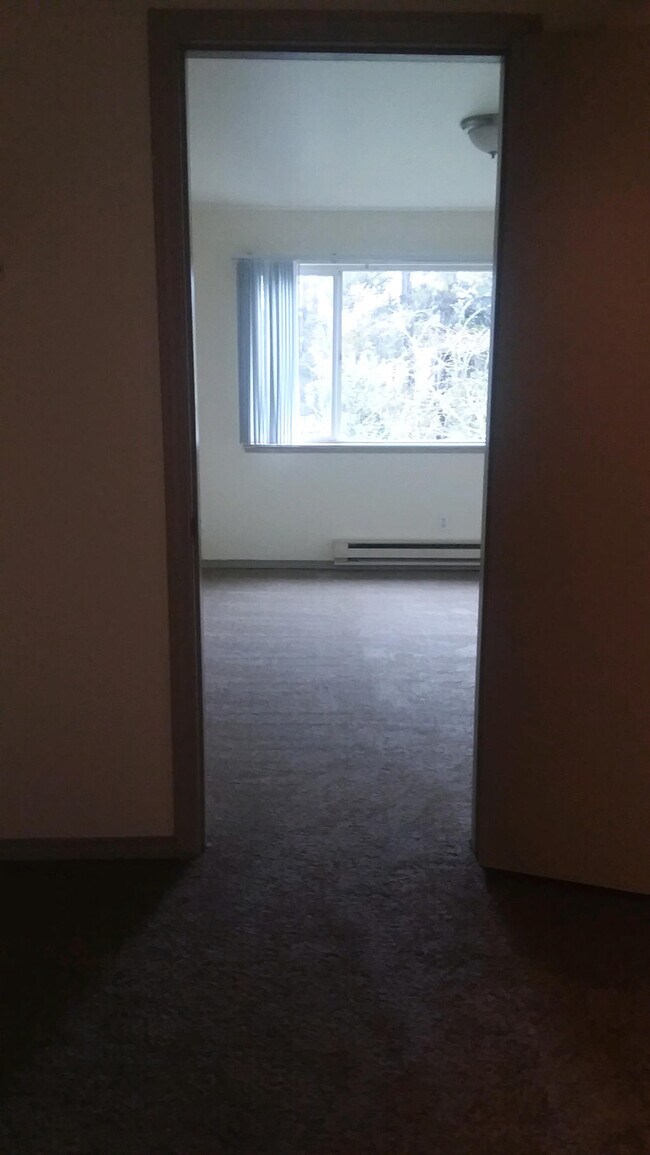 Photo - Country Squire Apartments - 2 bedrooms Unit 408
