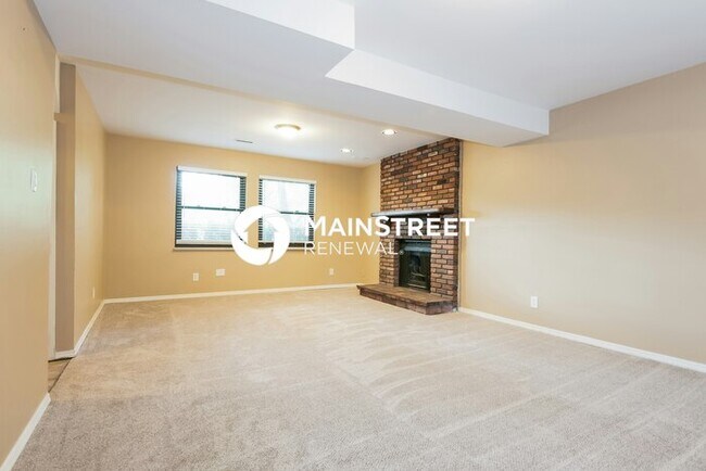3 Bedroom Pet-Friendly Home in Fenton, MO with Main Street Renewal