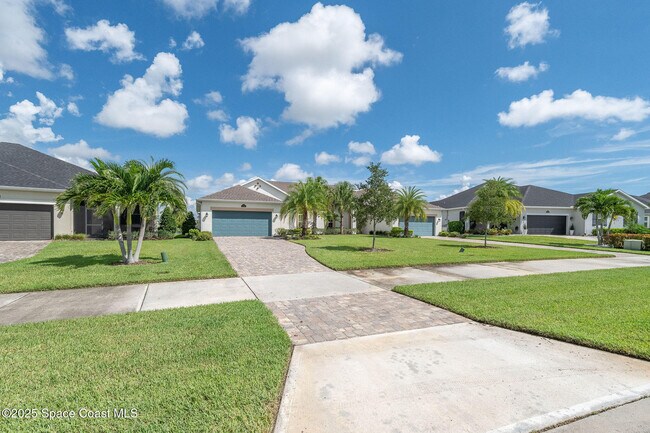 Photo - 2746 Spur Dr