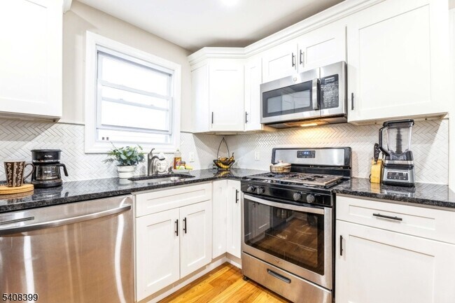 Photo - 604 N 8th St