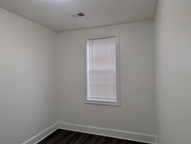 612 Newton Pl NW Unit 4