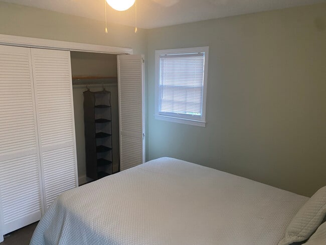 Photo - 1172 Landsdowne Dr