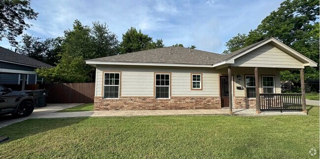 Building Photo - 315 W Elm Ave Rental