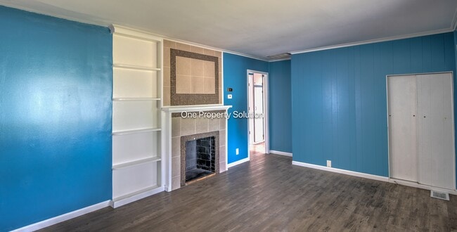 Photo - 7611 Northcote Ave