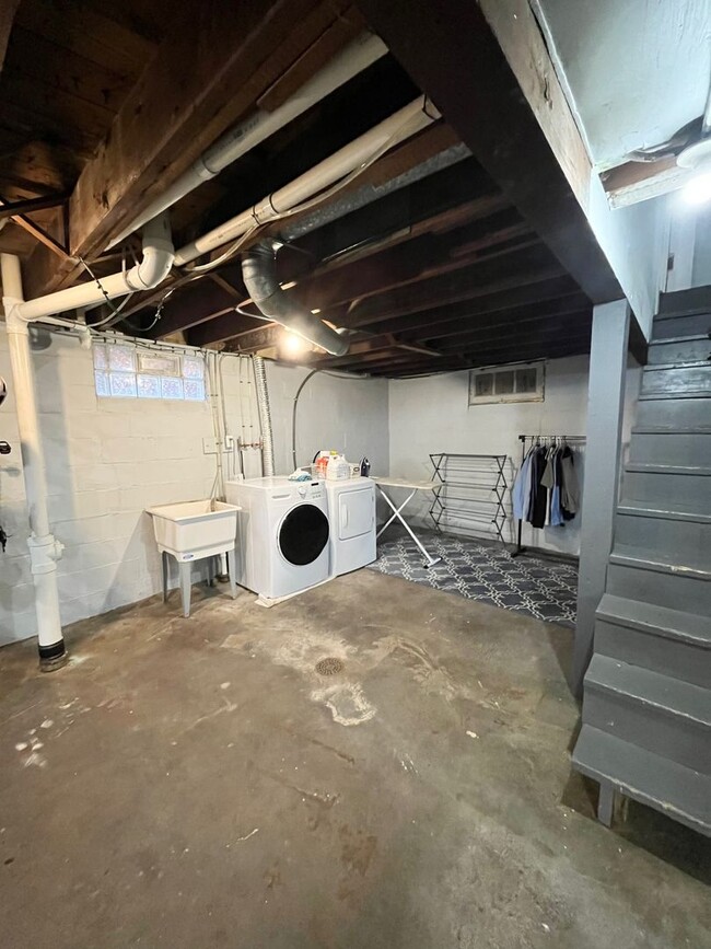 Photo - 1707 Adams St
